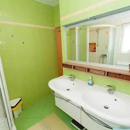 Apartman Ana Koni *
