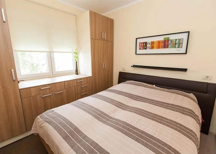 Ana Koni * Crikvenica